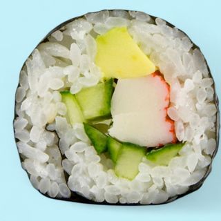 Футомаки сурими, авокадо и краставичка (170г)