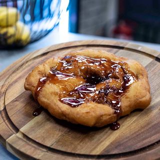 Мекица със сладко от ягоди