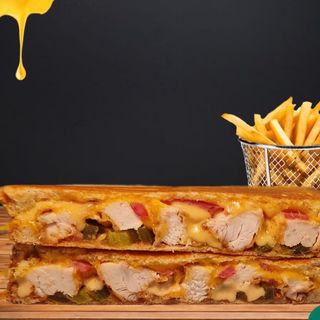 Сандвич с хрупкаво панко пиле