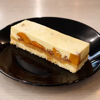 Тарт с праскови,орехи и крем брюле