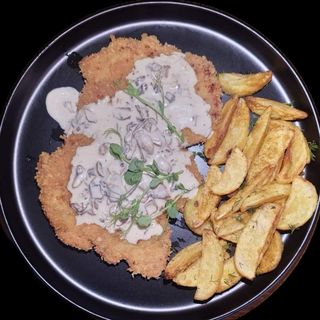ХРУПКАВ ШНИЦЕЛ С КРЕМ ОТ ГОРСКИ ГЪБКИ