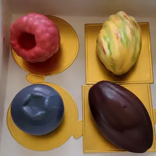 Микс с 4бр мусови десерта- малина, шам фъстък, боровинка, какао