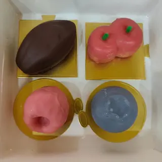 Кутия с 4бр мусови десерта- какао, череша, малина, боровинка