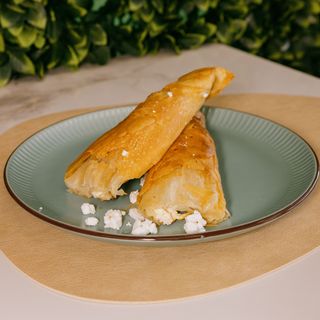 Дълга Баница със Сирене