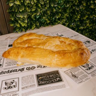 Голяма Баница със Сирене (1,200г)