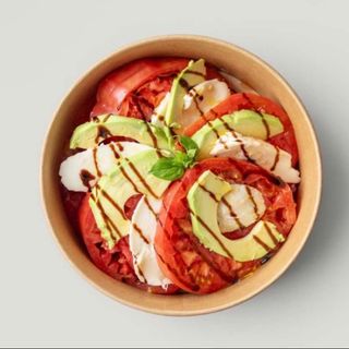 Салата Caprese Avocado