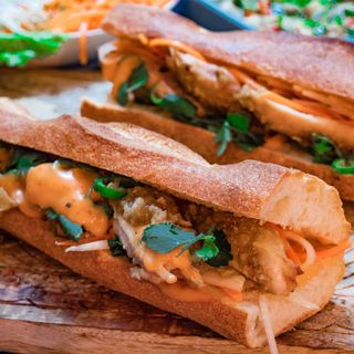 Le Bánh mì Poulet Croquant