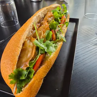 Banh mi dim sum
