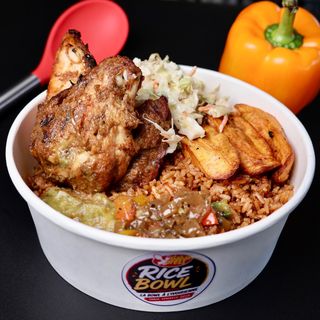 Combo Riz Jollof 1/2 Poulet Braisé et dessert
