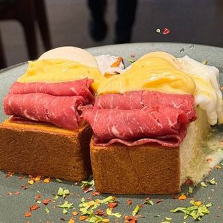 Œufs Bene Au Bresaola