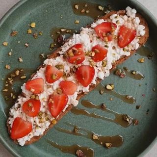 Cottage cheese toast