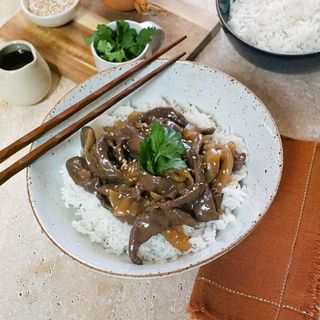 Boeuf aux oignons