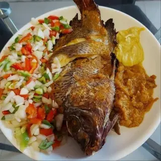 Poisson Carpe Grillée &attiéké