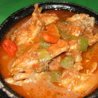 Kedjenou De Demi-poulet & Attiéké