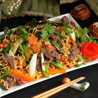 Nouilles sautées au bœuf