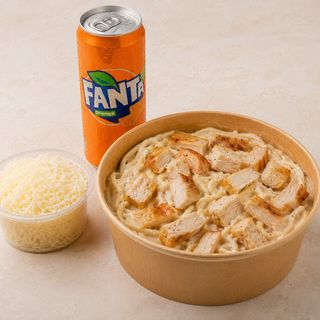 Box spaghetti poulet + supplément + boissons