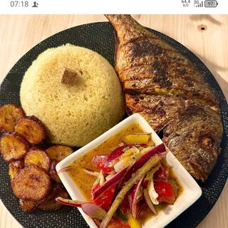 Alloco+carpe frit+attike 