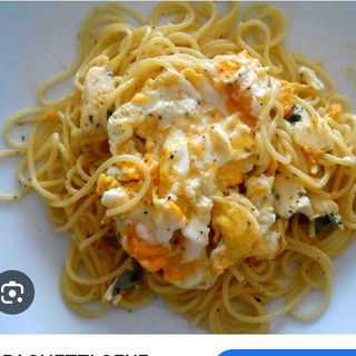 Spaghetti Omelette +pain