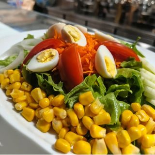 Salade composée aux œufs de caille