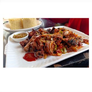 Sauté De 1/2  Poulet+ attieké