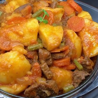 Ragoût de pommes de terre au poulet 