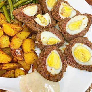 Grand Plat de boulettes de viande farcies aux œufs avec accompagnement au choix