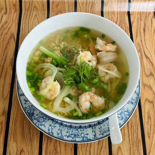 Souoe nouille ( poulet et crevette )