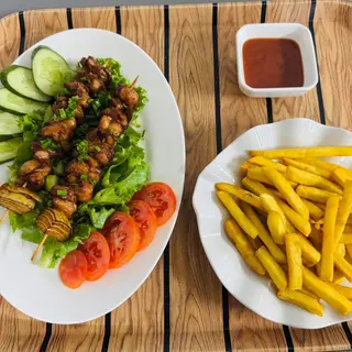Brochettes De Poulet+ Frites