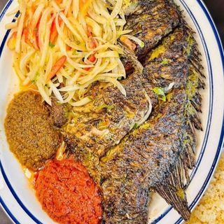Poisson Carpe Braisé + Attiéké