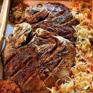 Poisson saint pierre sauté +attieké