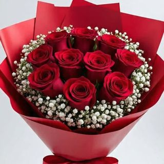 Rosé rouge bouquet à la main