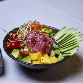 Poke tuna salade