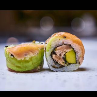 Tataki Salmon Rolls