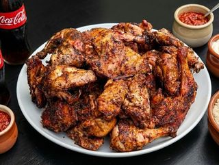 Poulet braisé Gbonhi + attiéké + Coca-cola