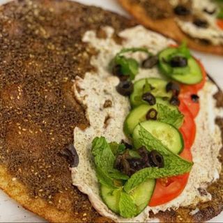 Manaïche Zaatar labneh
