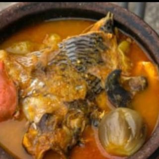 Soupe de Carpe avec attieké huile rouge