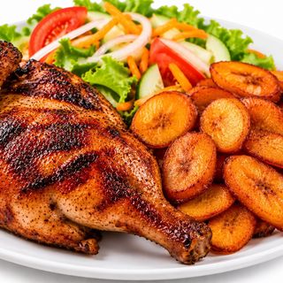 Demi Poulet grillé (Alloco et salade)