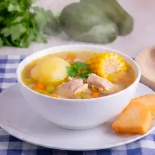 Caldo de Pollo