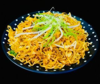 Fideos Crujientes Salteados Con Verduras Y Salsa Yakisoba