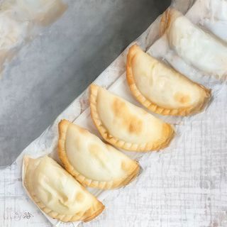 Empanadilla de jamón y queso (ud.)