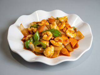 55. Gambas salteadas con picantes