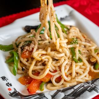 140. Tallarines udon salteados