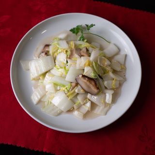 42A. Salteado de col china