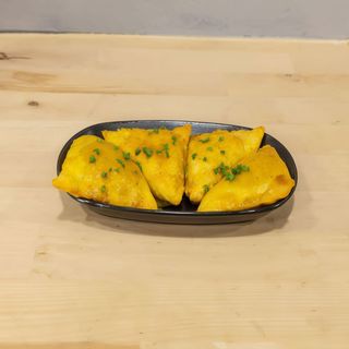 Samosas de pollo al curry (4 uds.)