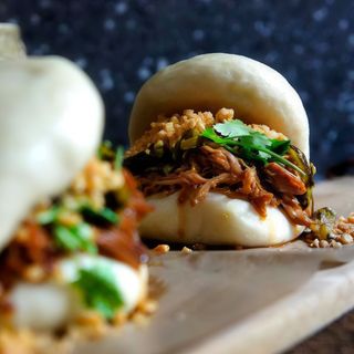 Wokadillos gwa bao de cerdo yakitori