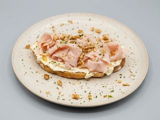 Tostada Pavo y queso