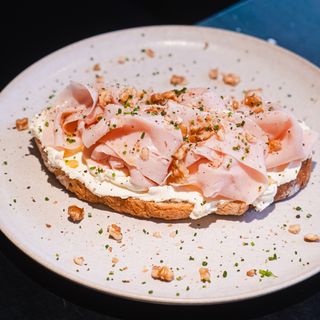 Tostada Pavo y queso