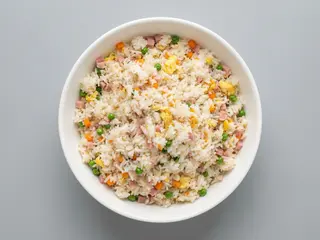 Arroz Frito con Tres Delicias