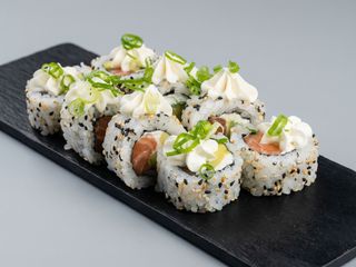 Uramaki Salmonne Crunch (8 Uds.)