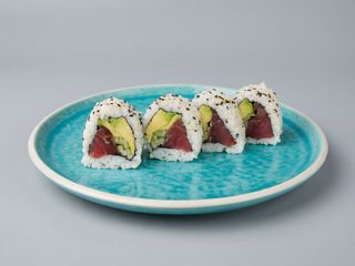 Uramaki Tonno (4 Uds.)